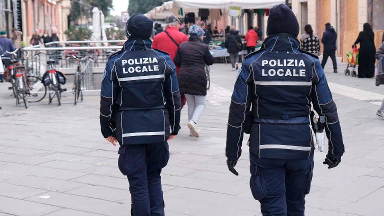 Rimini, favoreggiamento dell’immigrazione e dello spaccio: denunciato albergatore Rimini, favoreggiamento dell’immigrazione e dello spaccio: denunciato albergatore
