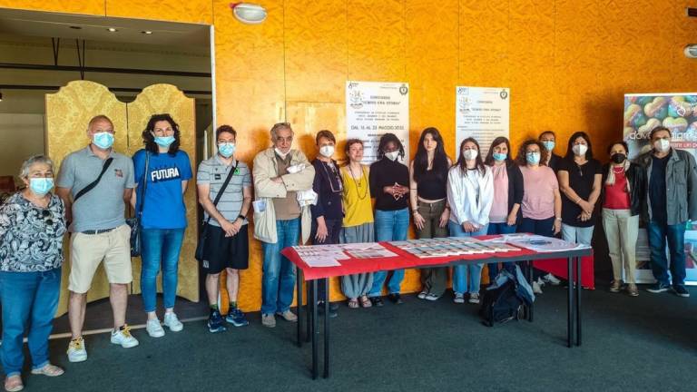 Mille bambini in piazza a Faenza per Scrivo una storia Mille bambini in piazza a Faenza per Scrivo una storia