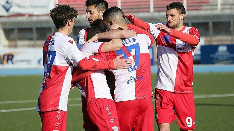 Calcio D, il Rimini travolge la Pro Livorno, pari del Forlì Calcio D, il Rimini travolge la Pro Livorno, pari del Forlì