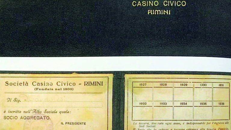 Storico circolo di Rimini nega diritto di voto alle donne, socia si ribella Storico circolo di Rimini nega diritto di voto alle donne, socia si ribella
