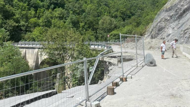 Quarto, lavori ancora fermi sulla frana della SS71: cresce la preoccupazione Quarto, lavori ancora fermi sulla frana della SS71: cresce la preoccupazione