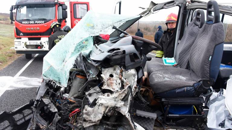 Morciano, incidente: 68enne autista di Sos Taxi in gravi condizioni VIDEO GALLERY Morciano, incidente: 68enne autista di Sos Taxi in gravi condizioni VIDEO GALLERY