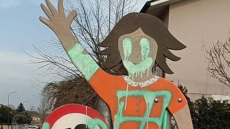 Vandali a Fosso Ghiaia: Che tristezza - Gallery Vandali a Fosso Ghiaia: Che tristezza - Gallery