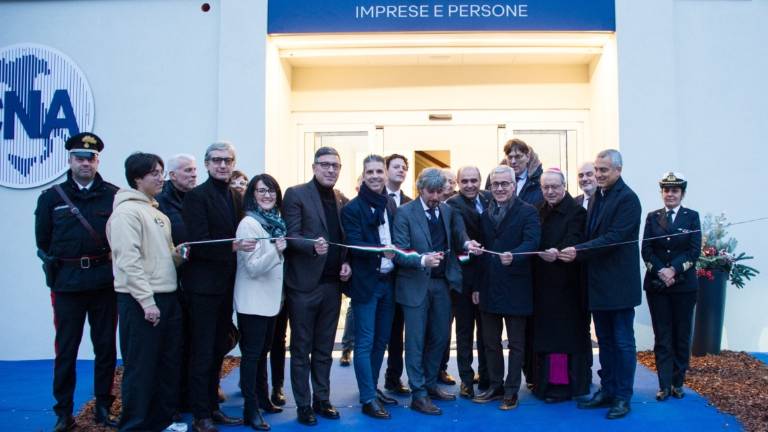 Rimini, Cna: taglio del nastro per la sede con un nuovo look Rimini, Cna: taglio del nastro per la sede con un nuovo look