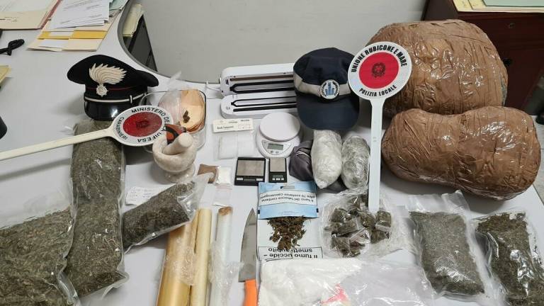 Droga a chili: arrestati a Gatteo due giovani coinquilini Droga a chili: arrestati a Gatteo due giovani coinquilini