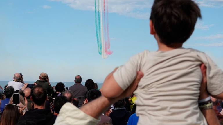 Rimini, Frecce tricolori con oltre 70mila spettatori. Appuntamento al 2026 Rimini, Frecce tricolori con oltre 70mila spettatori. Appuntamento al 2026