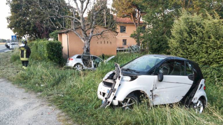 Lugo, incidente con 3 auto coinvolte: 5 feriti Lugo, incidente con 3 auto coinvolte: 5 feriti