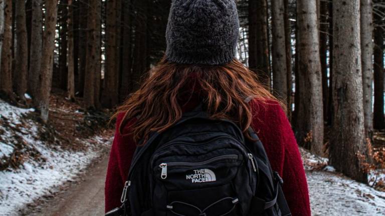 Balze, la lunga strada verso la scuola: Mi alzo alle 5.30, poi 4 ore di corriera al giorno Balze, la lunga strada verso la scuola: Mi alzo alle 5.30, poi 4 ore di corriera al giorno