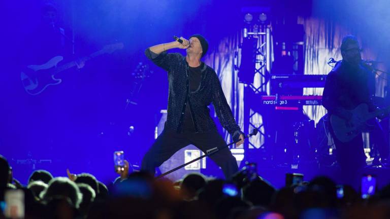 Capodanno a Rimini. Il ritorno del concertone con Biagio Antonacci e una folla fra centro storico e mare GALLERY Capodanno a Rimini. Il ritorno del concertone con Biagio Antonacci e una folla fra centro storico e mare GALLERY