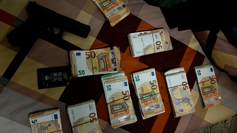 Rapina al centro massaggi, titolare e dipendente legate: arresti tra la criminalità cinese Rapina al centro massaggi, titolare e dipendente legate: arresti tra la criminalità cinese