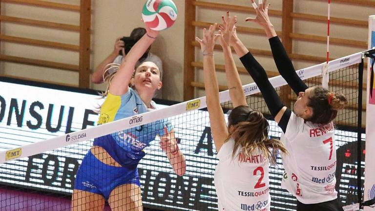 Volley A2 donne, casi Covid a Macerata: rinviata la sfida dell'Omag Volley A2 donne, casi Covid a Macerata: rinviata la sfida dell'Omag