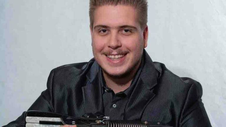 Nicolò Quercia vince il contest del Mei Il liscio nella rete Nicolò Quercia vince il contest del Mei Il liscio nella rete