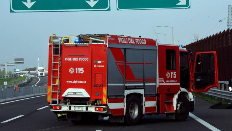 Rimini, incidente in A-14: coinvolte 6 auto e un camion, traffico in tilt sulla corsia Nord - Gallery Rimini, incidente in A-14: coinvolte 6 auto e un camion, traffico in tilt sulla corsia Nord - Gallery