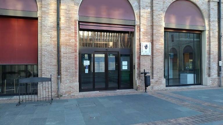 Faenza, i nuovi orari di accesso al Comune da Piazza Nenni Faenza, i nuovi orari di accesso al Comune da Piazza Nenni