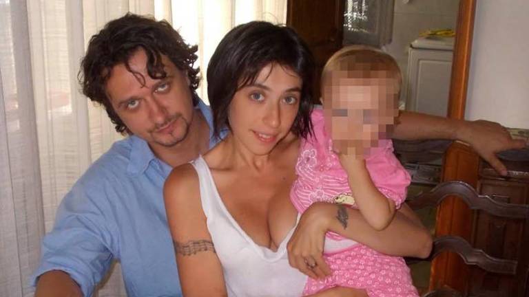 Rimini, non vede la figlia Matilde da 10 anni: «Rapita dalla madre, sparite nel nulla». I social della donna modificati di recente Rimini, non vede la figlia Matilde da 10 anni: «Rapita dalla madre, sparite nel nulla». I social della donna modificati di recente