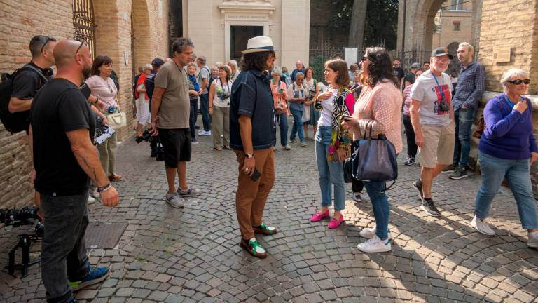 Ravenna, lo chef Borghese tra i turisti alla tomba di Dante - Gallery Ravenna, lo chef Borghese tra i turisti alla tomba di Dante - Gallery