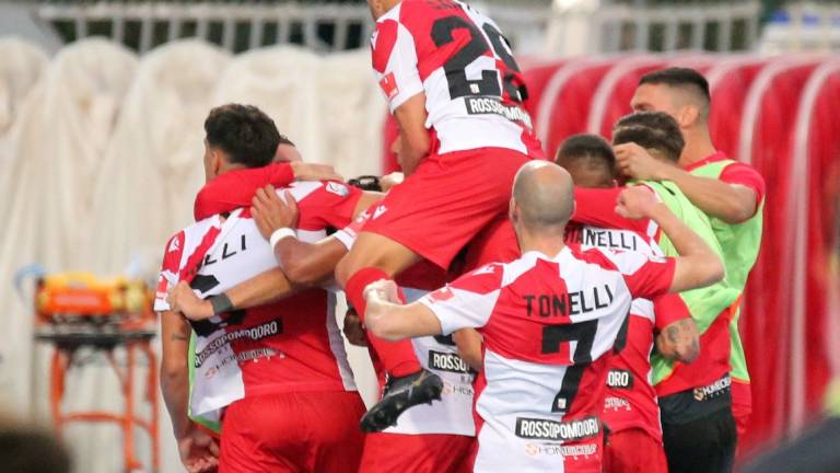 Calcio serie C, il Rimini capovolge la Fermana in 2 minuti, l'Imolese pareggia in casa Calcio serie C, il Rimini capovolge la Fermana in 2 minuti, l'Imolese pareggia in casa