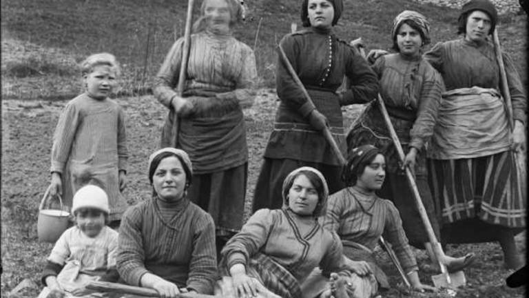 Donne sull'orlo del miracolo economico: il film di Bisulli su Documentando Donne sull'orlo del miracolo economico: il film di Bisulli su Documentando