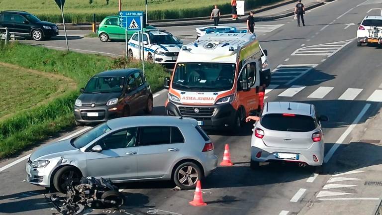 Cesena, incidente sulla Cervese: 17enne all’ospedale, traffico in tilt Cesena, incidente sulla Cervese: 17enne all’ospedale, traffico in tilt