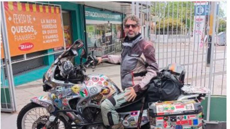 Rimini. L’agente di polizia locale: “Così in moto giro il mondo” Rimini. L’agente di polizia locale: “Così in moto giro il mondo”
