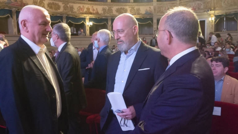 Ravenna, Bonaccini a Calenda: Il rigassificatore si farà Ravenna, Bonaccini a Calenda: Il rigassificatore si farà
