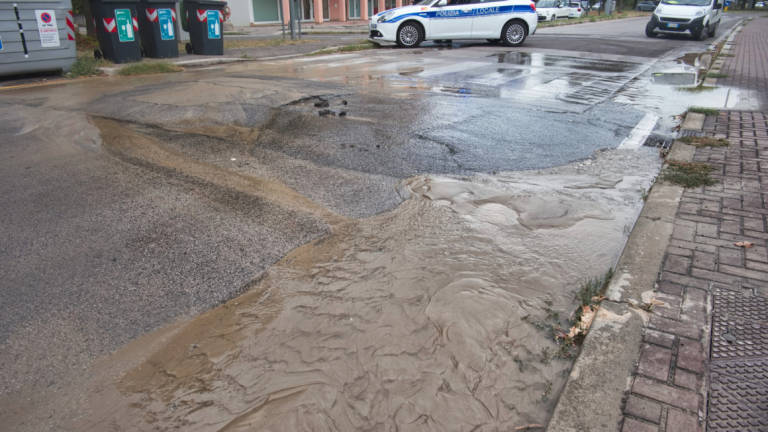Rottura di una condotta: in mille restano senz'acqua a Ravenna. Danno riparato da Hera Rottura di una condotta: in mille restano senz'acqua a Ravenna. Danno riparato da Hera