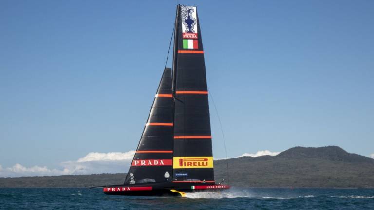 Vela, Luna Rossa sconfitta dai neozelandesi Vela, Luna Rossa sconfitta dai neozelandesi