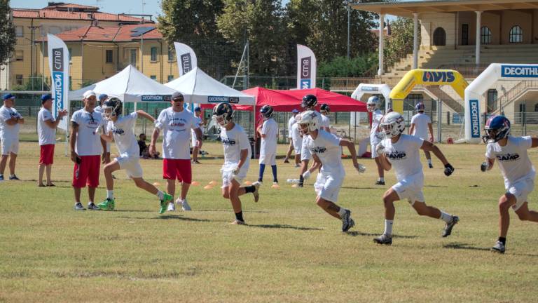 A Ravenna va in scena il grande football americano con le stelle della Nfl FOTOGALLERY A Ravenna va in scena il grande football americano con le stelle della Nfl FOTOGALLERY