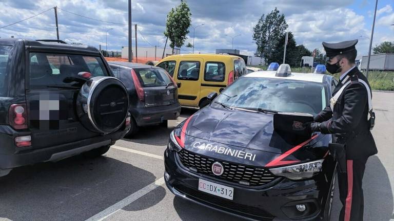 Si intestava decine di veicoli usati: 57enne denunciato per falso ideologico Si intestava decine di veicoli usati: 57enne denunciato per falso ideologico