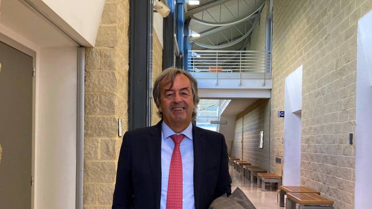 Burioni boccia in Microbiologia 398 studenti su 408. Polemica sui social ma lui risponde: «Il 44% non ha saputo indicare una diagnosi di influenza» Burioni boccia in Microbiologia 398 studenti su 408. Polemica sui social ma lui risponde: «Il 44% non ha saputo indicare una diagnosi di influenza»