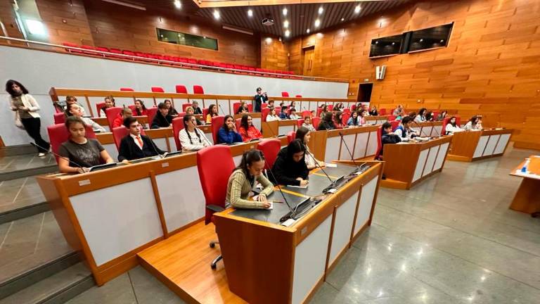 Rimini, i ragazzi della “Dante Alighieri” in visita alla sede della Regione - Gallery Rimini, i ragazzi della “Dante Alighieri” in visita alla sede della Regione - Gallery