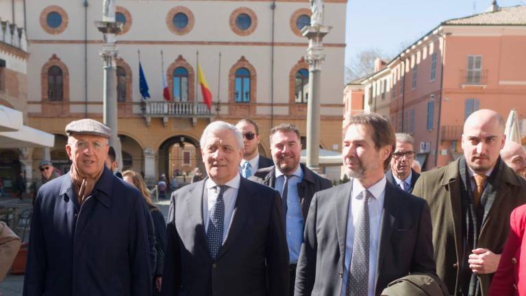 Il presidente della Cassa di Ravenna Antonio Patuelli con il ministro Antonio Tajani (foto Massimo Fiorentini) Il presidente della Cassa di Ravenna Antonio Patuelli con il ministro Antonio Tajani (foto Massimo Fiorentini)