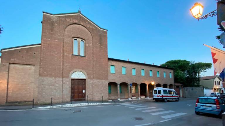 Cesenatico, ancora fermo il servizio “Abiti usati per i poveri” di Caritas: «Manca lo spazio» Cesenatico, ancora fermo il servizio “Abiti usati per i poveri” di Caritas: «Manca lo spazio»