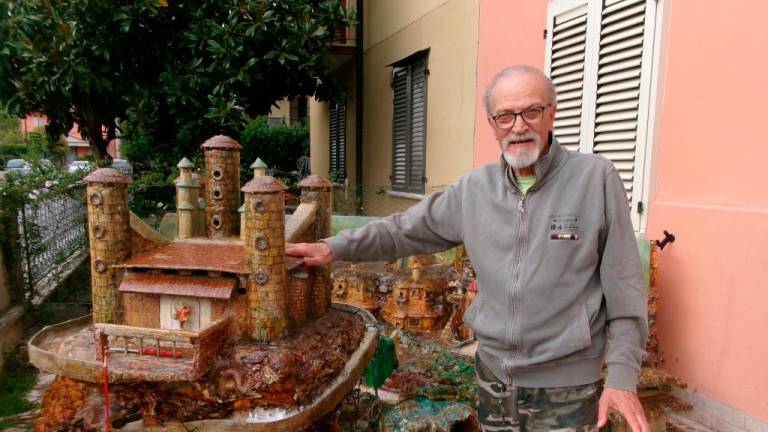 Gambettola, appassionato del Signore degli Anelli crea un giardino tolkieniano Gambettola, appassionato del Signore degli Anelli crea un giardino tolkieniano