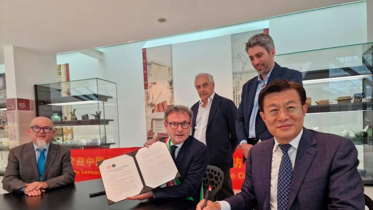 Per la ceramica nuovi accordi tra Faenza e la Cina Per la ceramica nuovi accordi tra Faenza e la Cina