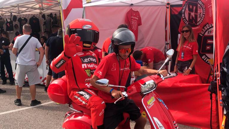MotoGp, a Misano si accende lo spettacolo VIDEO GALLERY MotoGp, a Misano si accende lo spettacolo VIDEO GALLERY