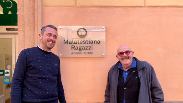 Cesena, la Malatestiana Ragazzi rinnova l’omaggio ad Adamo Bettini: negli anni 70 donò quasi 2mila libri Cesena, la Malatestiana Ragazzi rinnova l’omaggio ad Adamo Bettini: negli anni 70 donò quasi 2mila libri
