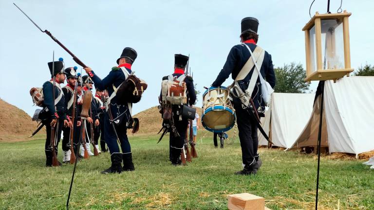 L’associazione napoleonica oggi all’Eliseo di Cesena L’associazione napoleonica oggi all’Eliseo di Cesena