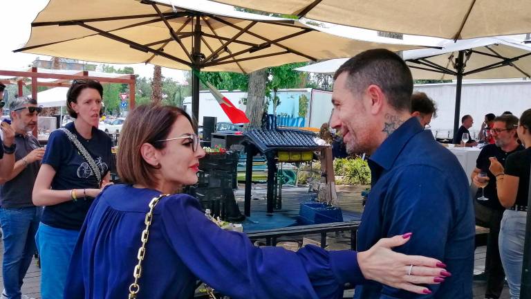 La presidente biancorossa Stefania Di Salvo e l’allenatore campano Antonio Buscè La presidente biancorossa Stefania Di Salvo e l’allenatore campano Antonio Buscè