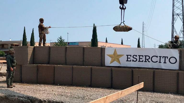 L’esercito internuto sul posto L’esercito internuto sul posto