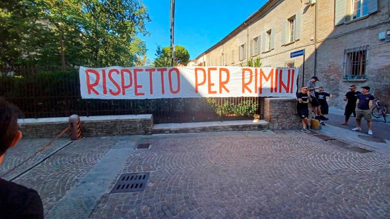 Rimini, clima rovente alla commissione consiliare: “Buffoni, non è ora di metterci la faccia?” VIDEO Rimini, clima rovente alla commissione consiliare: “Buffoni, non è ora di metterci la faccia?” VIDEO