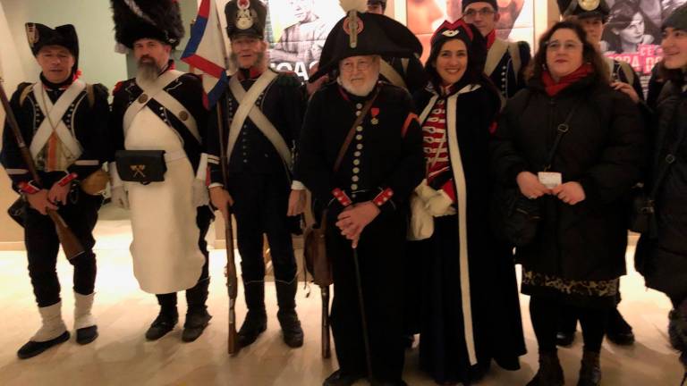 A Cesena un tuffo nel passato con le truppe napoleoniche schierate al cinema Eliseo A Cesena un tuffo nel passato con le truppe napoleoniche schierate al cinema Eliseo