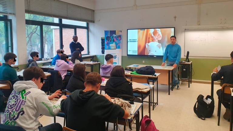 Lezione in aula con LA BCC presso l’Istituto Tecnico “Oriani” di Faenza il 26 ottobre Lezione in aula con LA BCC presso l’Istituto Tecnico “Oriani” di Faenza il 26 ottobre