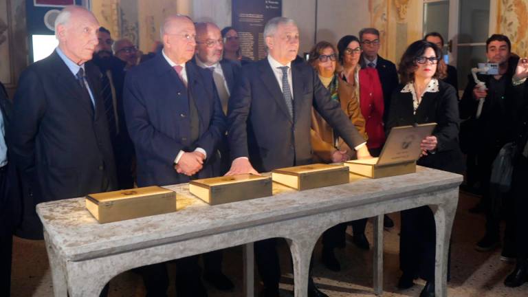 Il ministro Tajani a Ravenna ai Musei Byron: “Una visita che mi ha arricchito” - VIDEO GALLERY Il ministro Tajani a Ravenna ai Musei Byron: “Una visita che mi ha arricchito” - VIDEO GALLERY