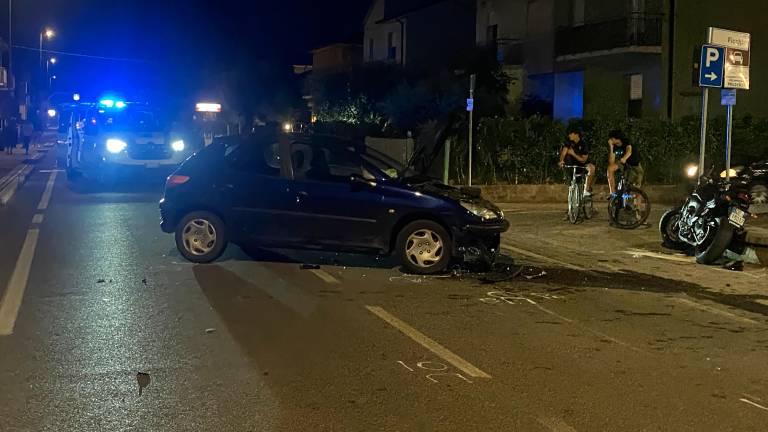 Incidente sulla via Ravennate a Martorano di Cesena: gravissimo centauro dopo lo schianto moto - auto VIDEO Incidente sulla via Ravennate a Martorano di Cesena: gravissimo centauro dopo lo schianto moto - auto VIDEO