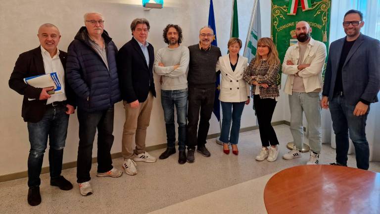 Direttivo Federalberghi Riccione con la sindaca Daniela Angelini e l’assessore Alessandro Nicolardi Direttivo Federalberghi Riccione con la sindaca Daniela Angelini e l’assessore Alessandro Nicolardi