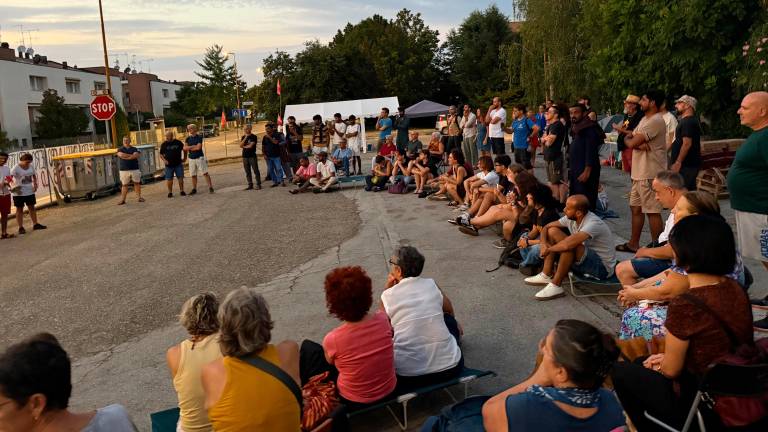 Un incontro pubblico con i lavoratori in protesta Un incontro pubblico con i lavoratori in protesta
