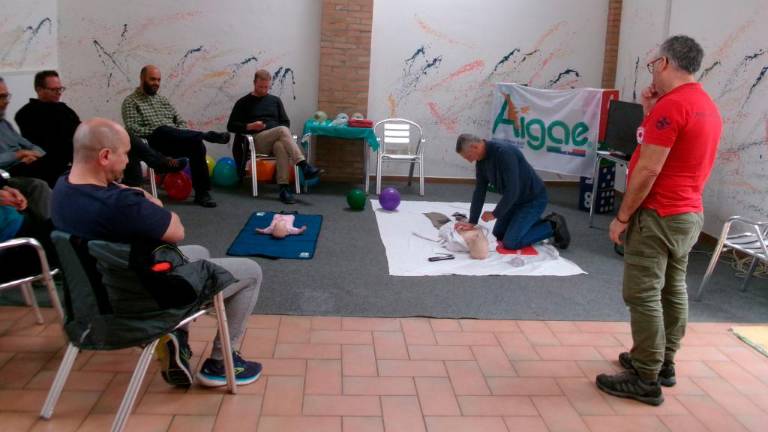 Un corso per l’uso del defibrillatore negli spazi della piadineria Un corso per l’uso del defibrillatore negli spazi della piadineria