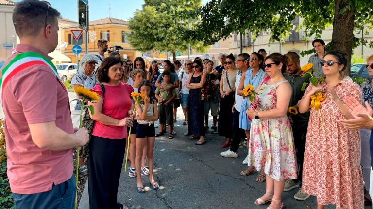 Santarcangelo, omaggio a Lorena Vezzosi a un anno dal femminicidio - Gallery Santarcangelo, omaggio a Lorena Vezzosi a un anno dal femminicidio - Gallery