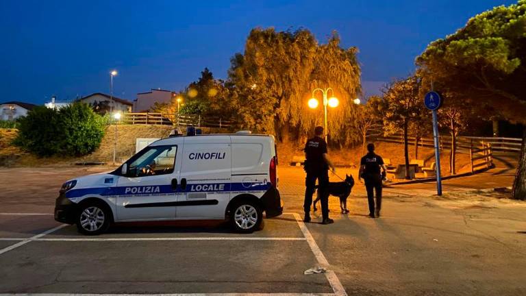 Riccione, rapinano e aggrediscono due minorenni con il coltello: arrestati in flagranza dalla Polizia Riccione, rapinano e aggrediscono due minorenni con il coltello: arrestati in flagranza dalla Polizia